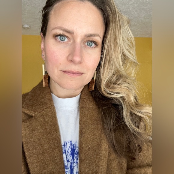 Meet your Posher, Nicole - Picture 5 of 6